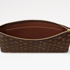 Absolutely stunning brand new, authentic Large  Louis Vuitton  hot pouch…